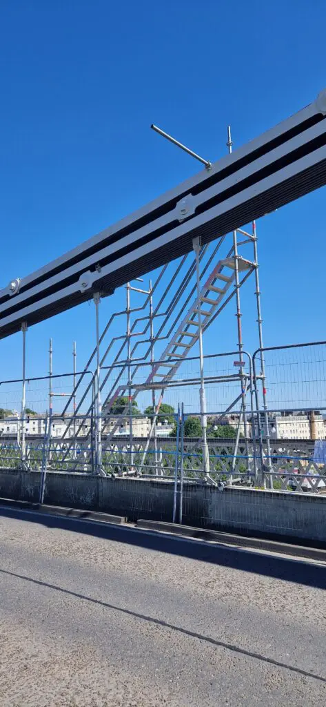 Scaffolding access platform