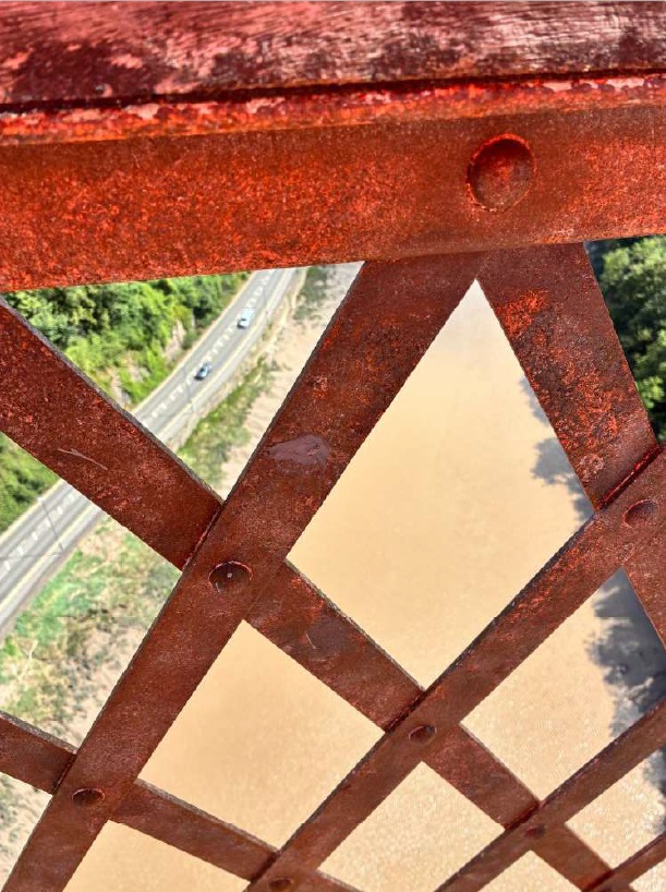 Lattice of parapet girder